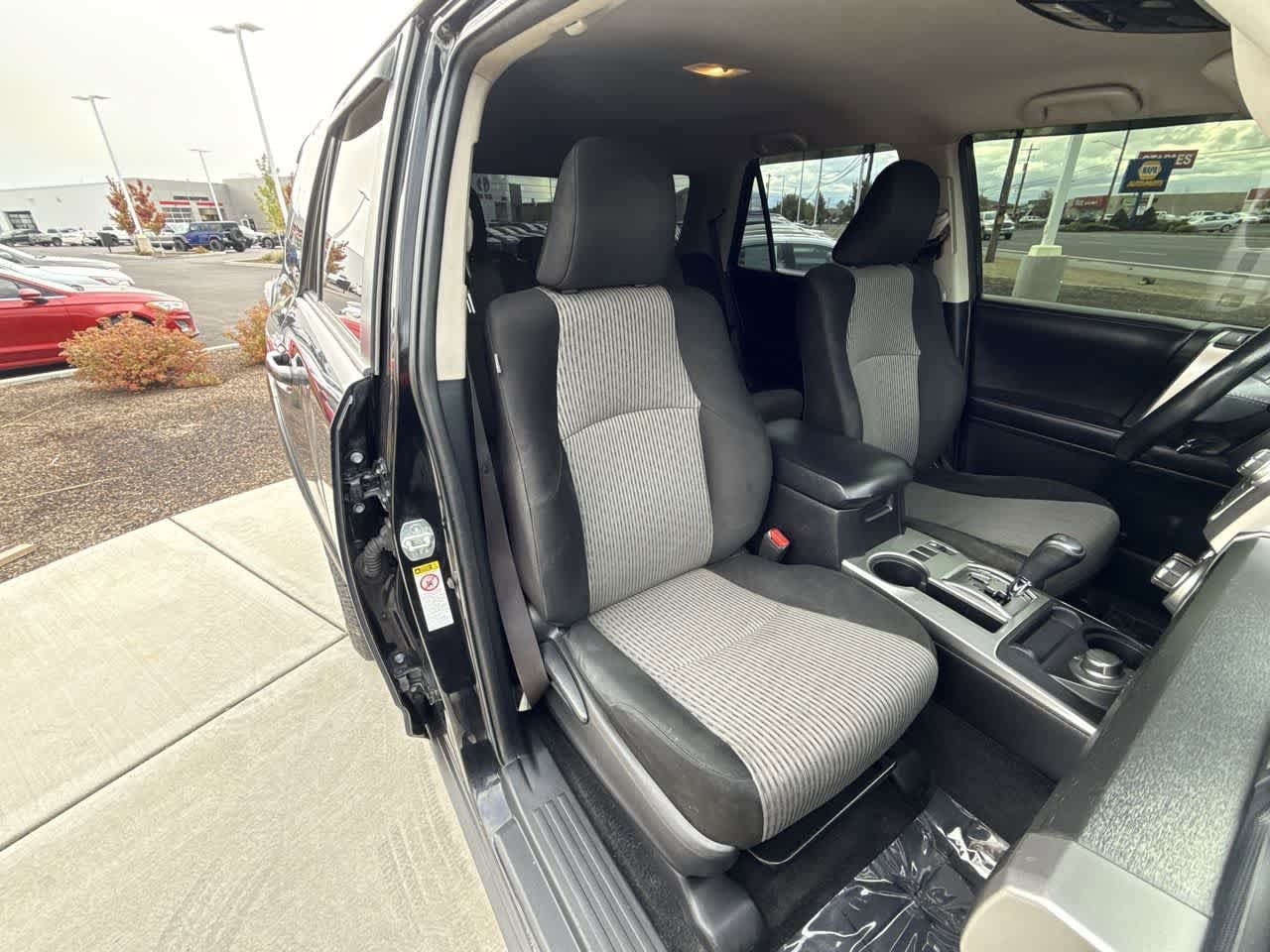 Thumbnail: 2016 Toyota 4Runner - 14