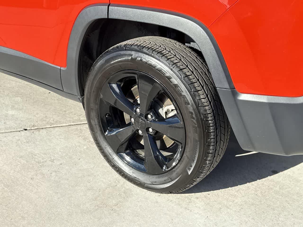 Thumbnail: 2021 Jeep Cherokee - 8