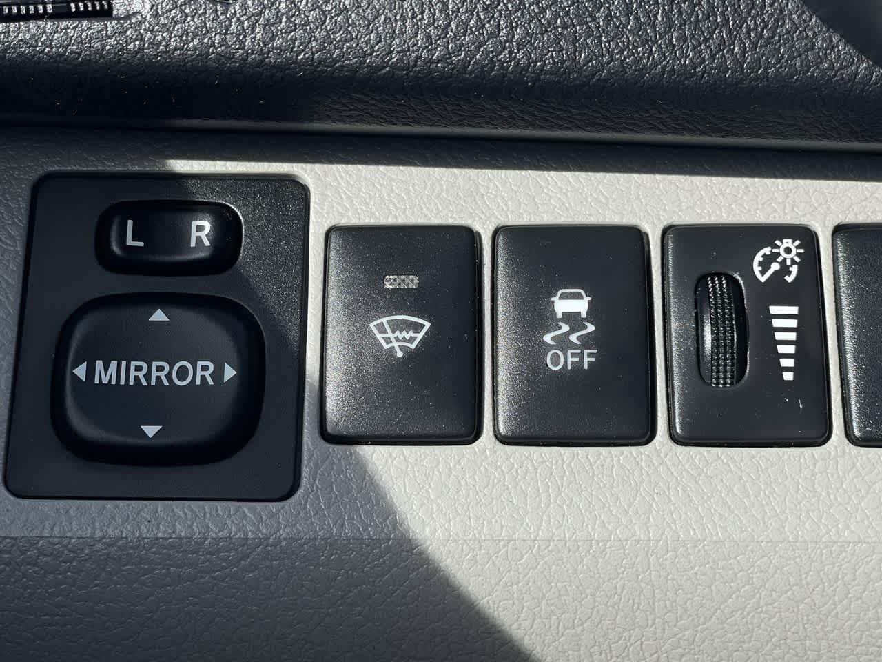 Thumbnail: 2012 Toyota Highlander - 22