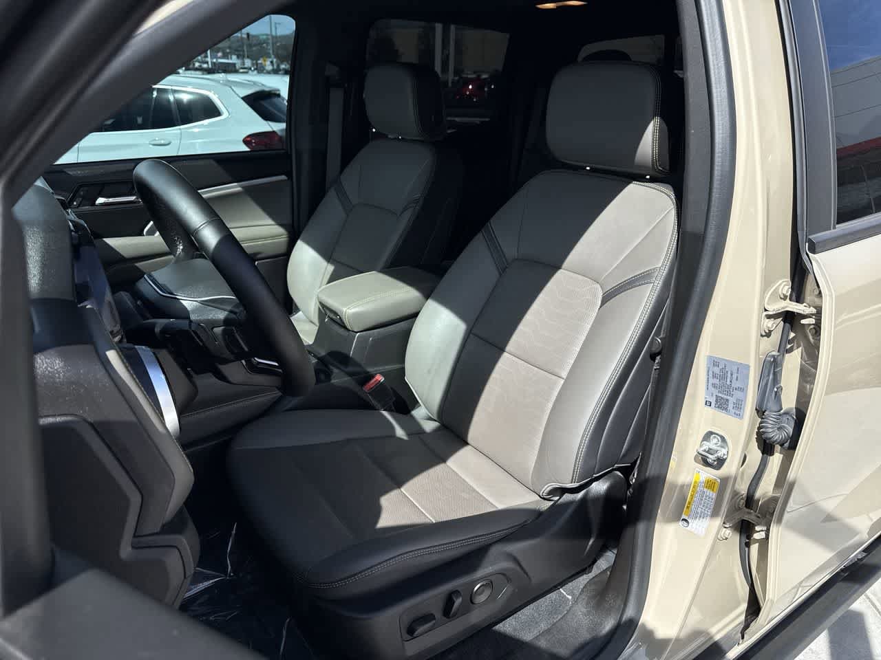 Thumbnail: 2024 Chevrolet Colorado - 10