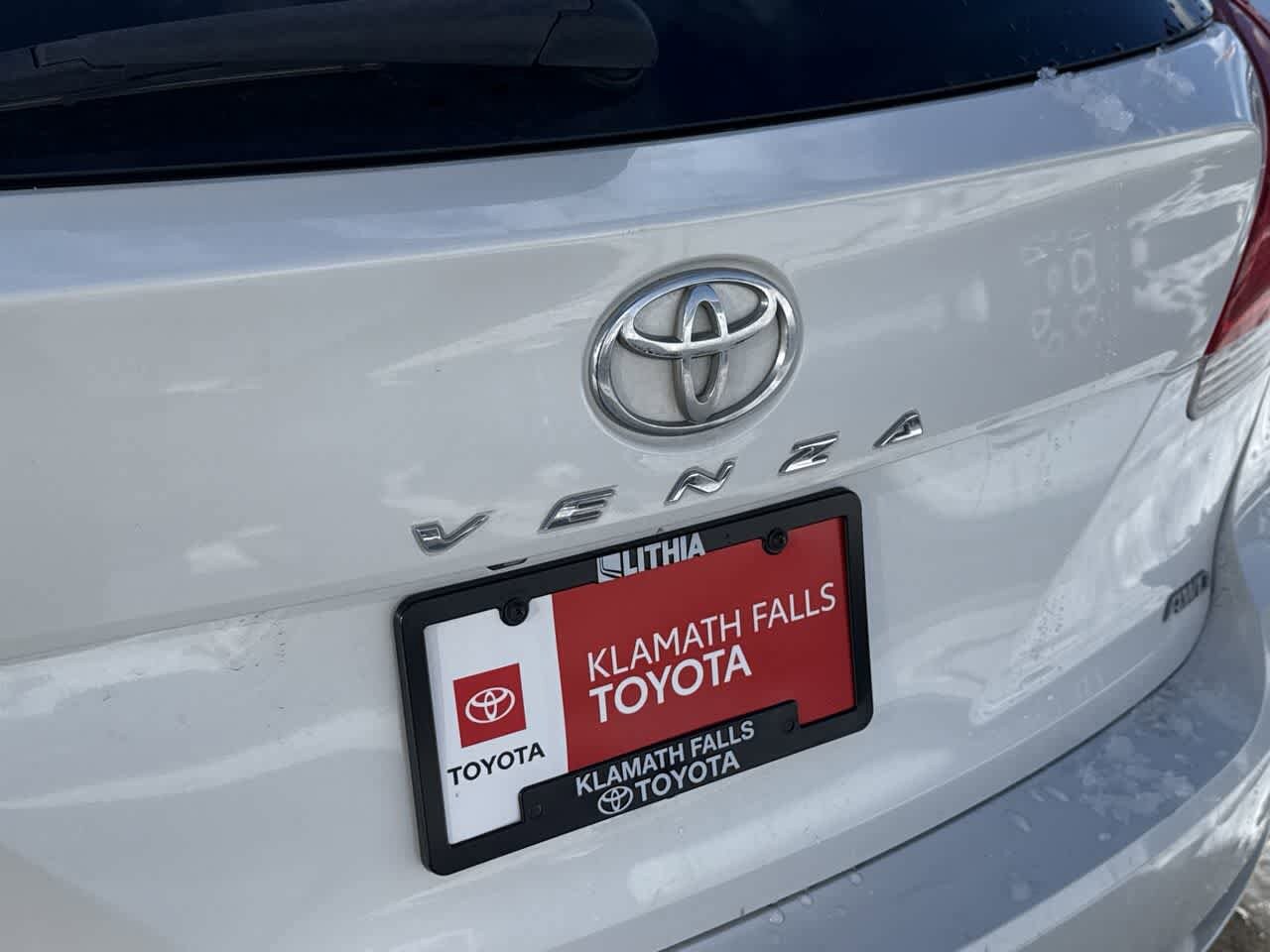 Thumbnail: 2010 Toyota Venza - 9