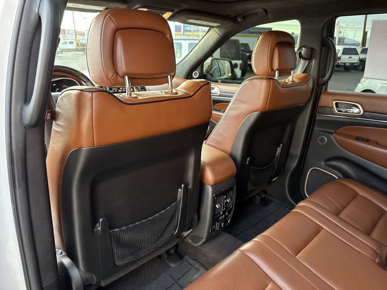 Thumbnail: 2017 Jeep Grand Cherokee - 13