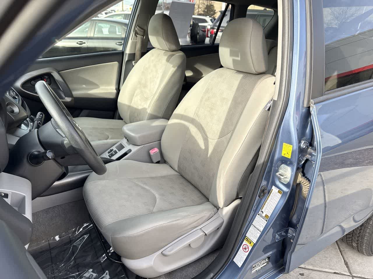 Thumbnail: 2010 Toyota RAV4 - 11