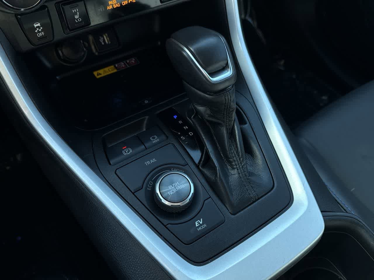 Thumbnail: 2023 Toyota RAV4 - 20