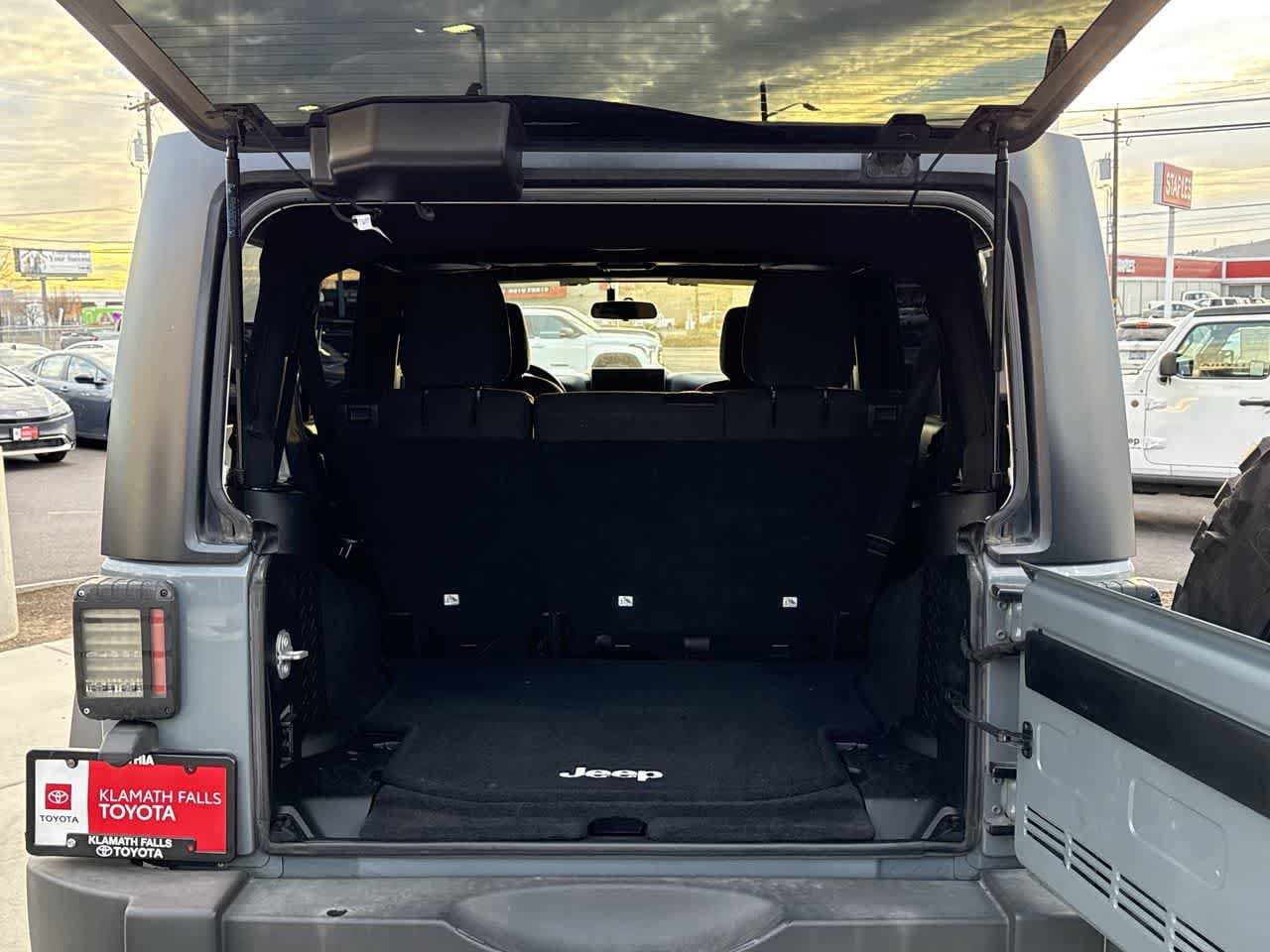 Thumbnail: 2015 Jeep Wrangler - 6