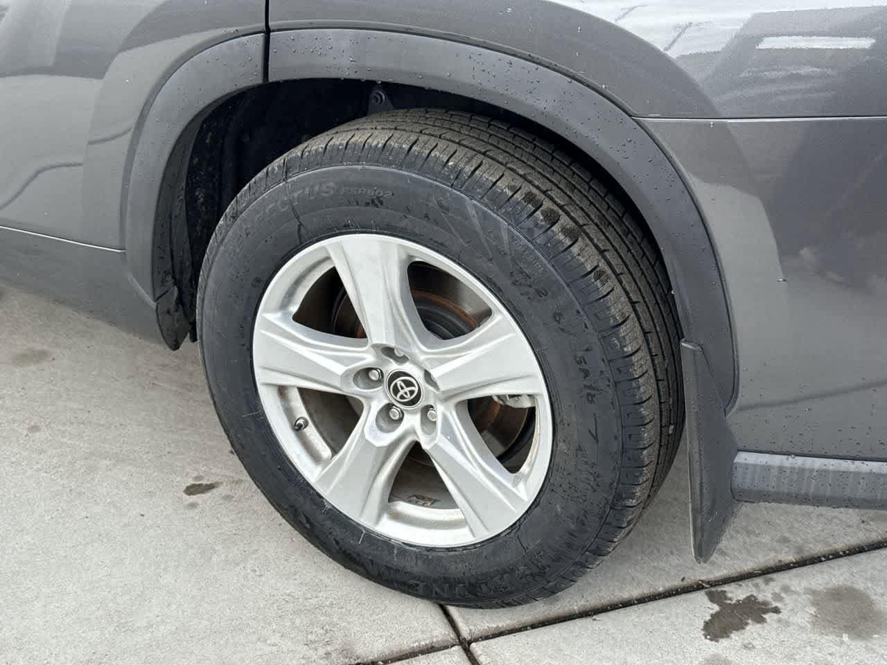 Thumbnail: 2021 Toyota Highlander - 8