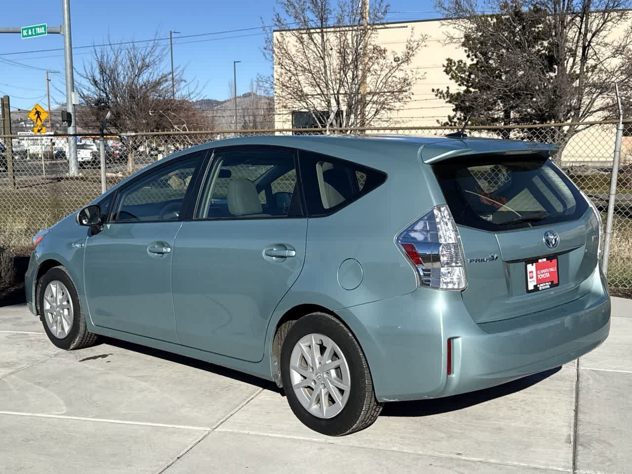 Thumbnail: 2013 Toyota Prius v - 5