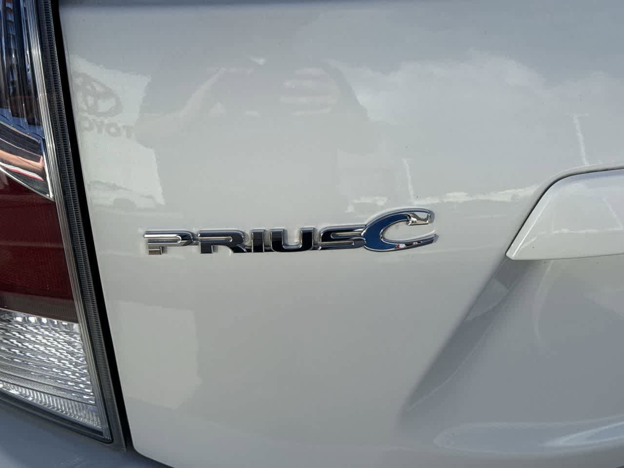 Thumbnail: 2015 Toyota Prius c - 9