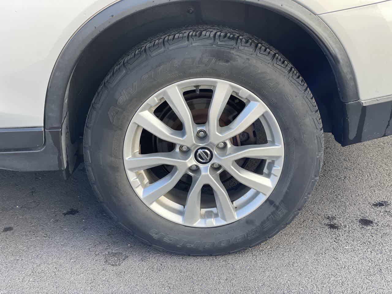 Thumbnail: 2017 Nissan Rogue - 8