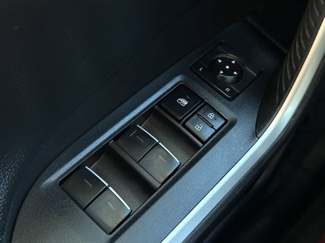 Thumbnail: 2022 Toyota RAV4 - 22