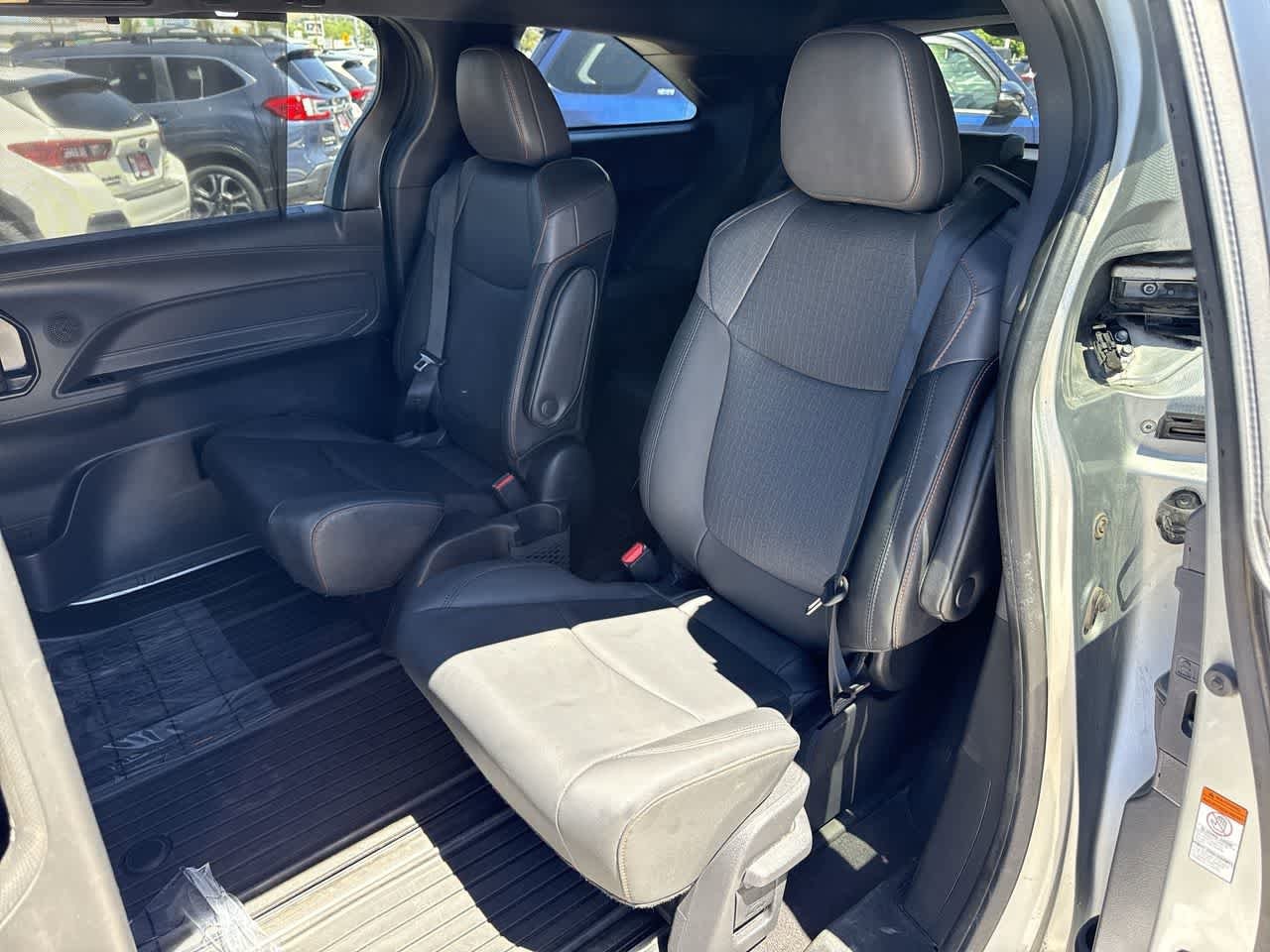 Thumbnail: 2022 Toyota Sienna - 12