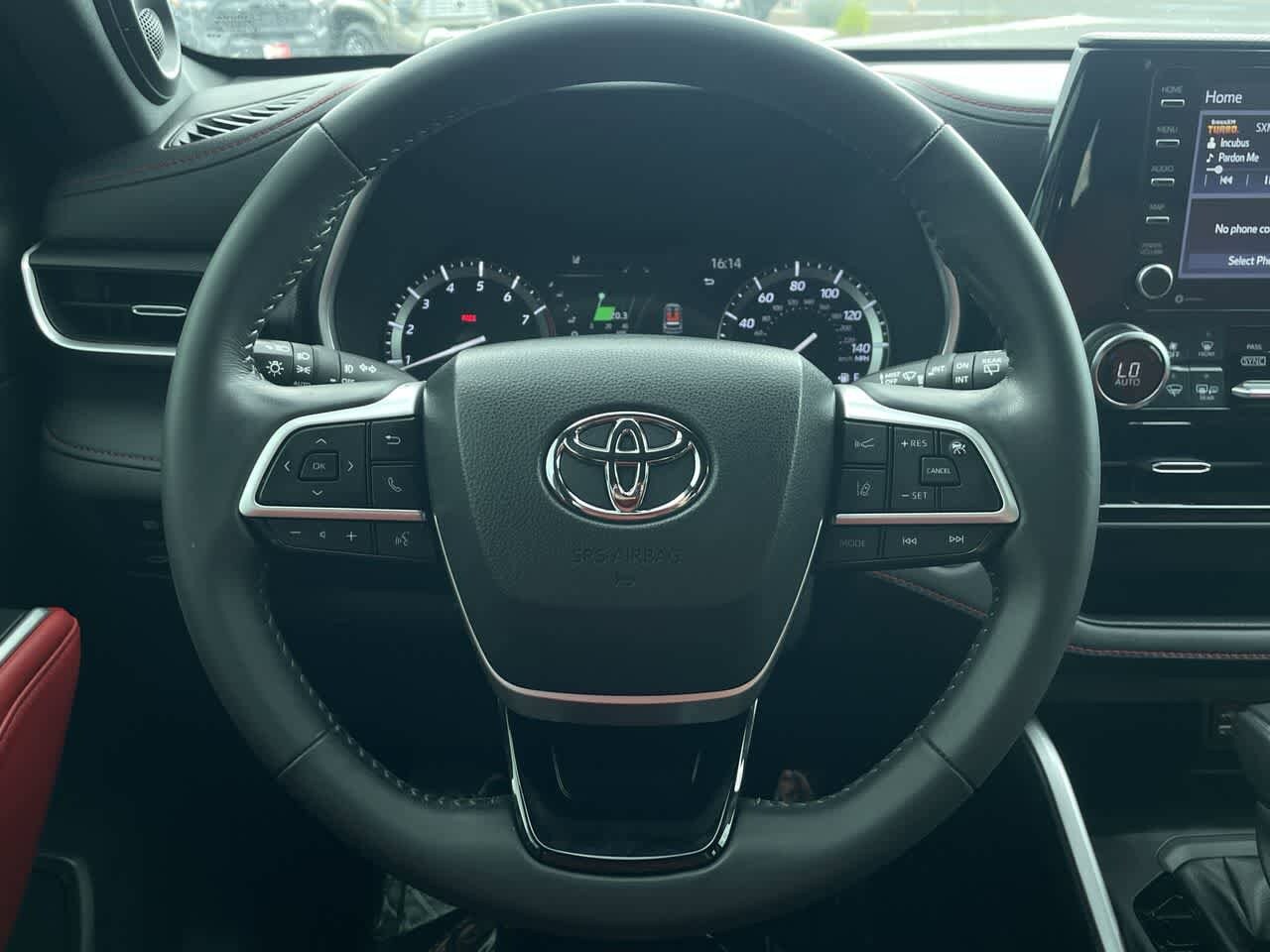 2022 Toyota Highlander XSE 17