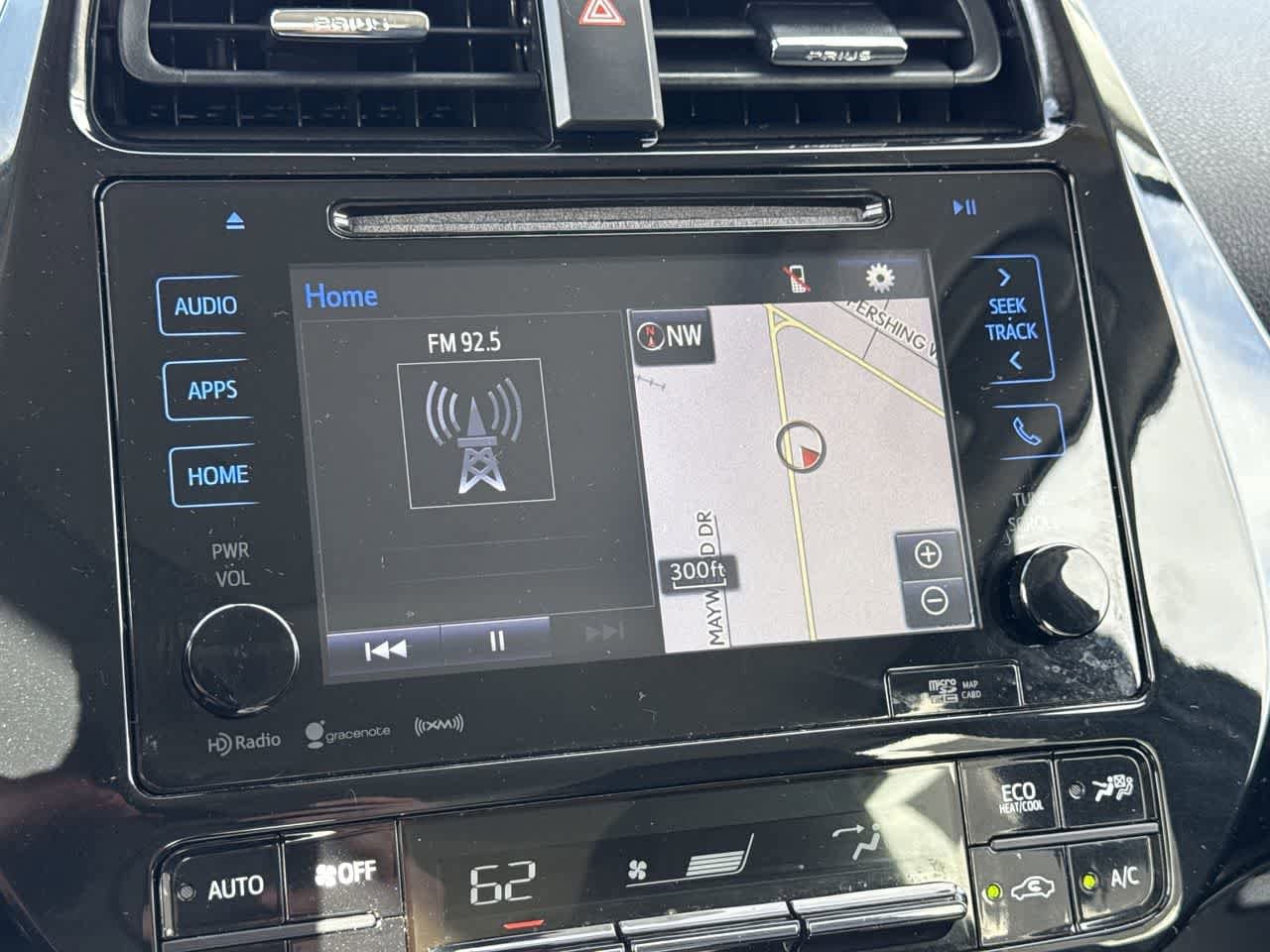 Thumbnail: 2017 Toyota Prius - 18