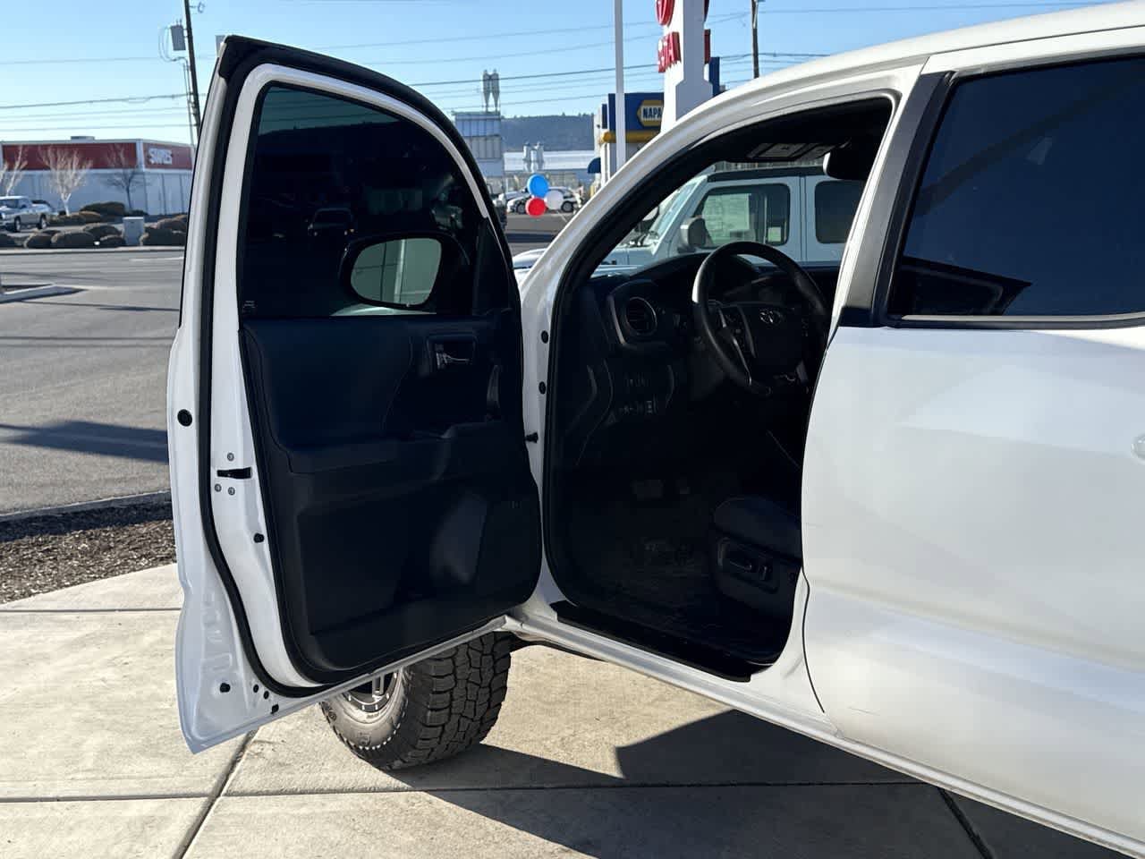 Thumbnail: 2023 Toyota Tacoma - 10