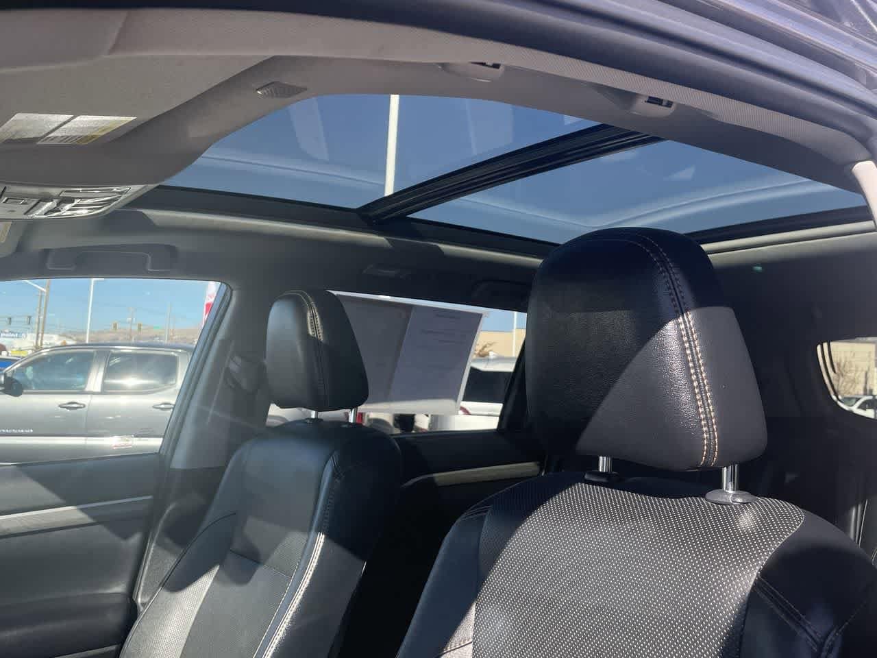 Thumbnail: 2019 Toyota Highlander - 29