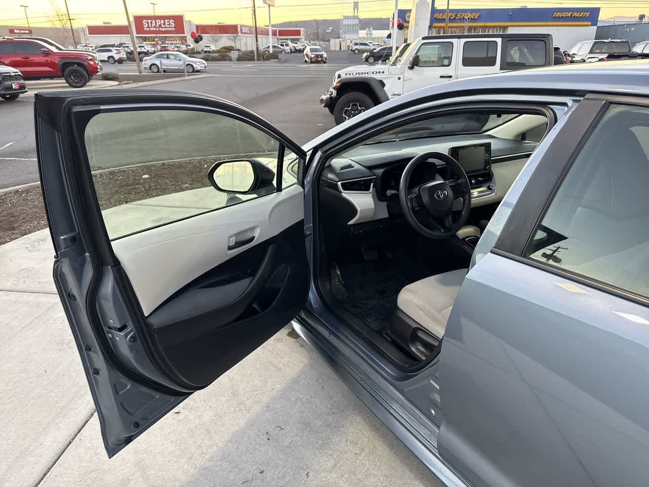 Thumbnail: 2022 Toyota Corolla - 10