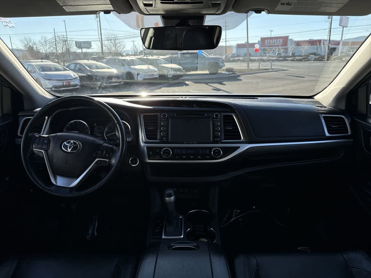 Thumbnail: 2018 Toyota Highlander - 16