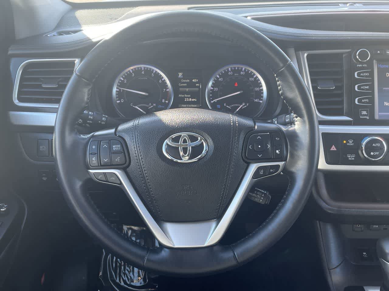Thumbnail: 2019 Toyota Highlander - 19