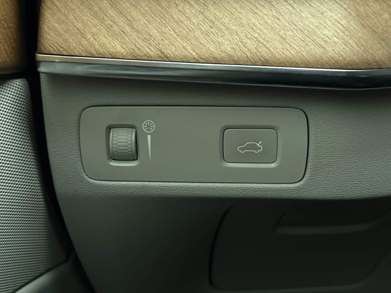 Thumbnail: 2022 Volvo XC90 - 22