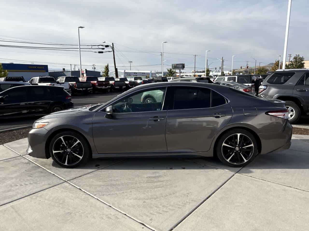 2020 Toyota Camry XSE photo 2