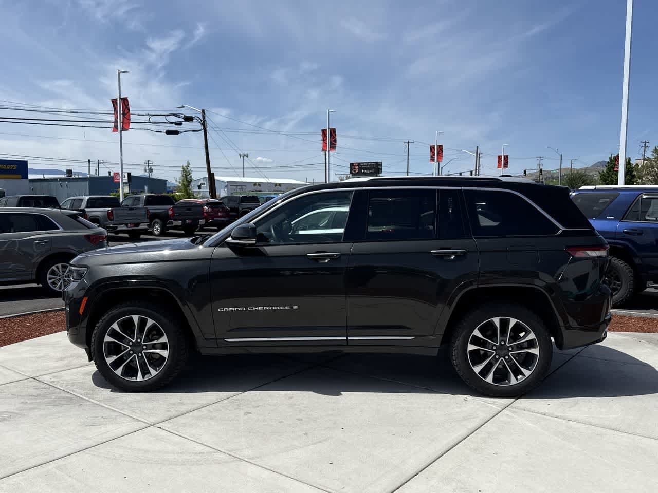 Thumbnail: 2023 Jeep Grand Cherokee - 2