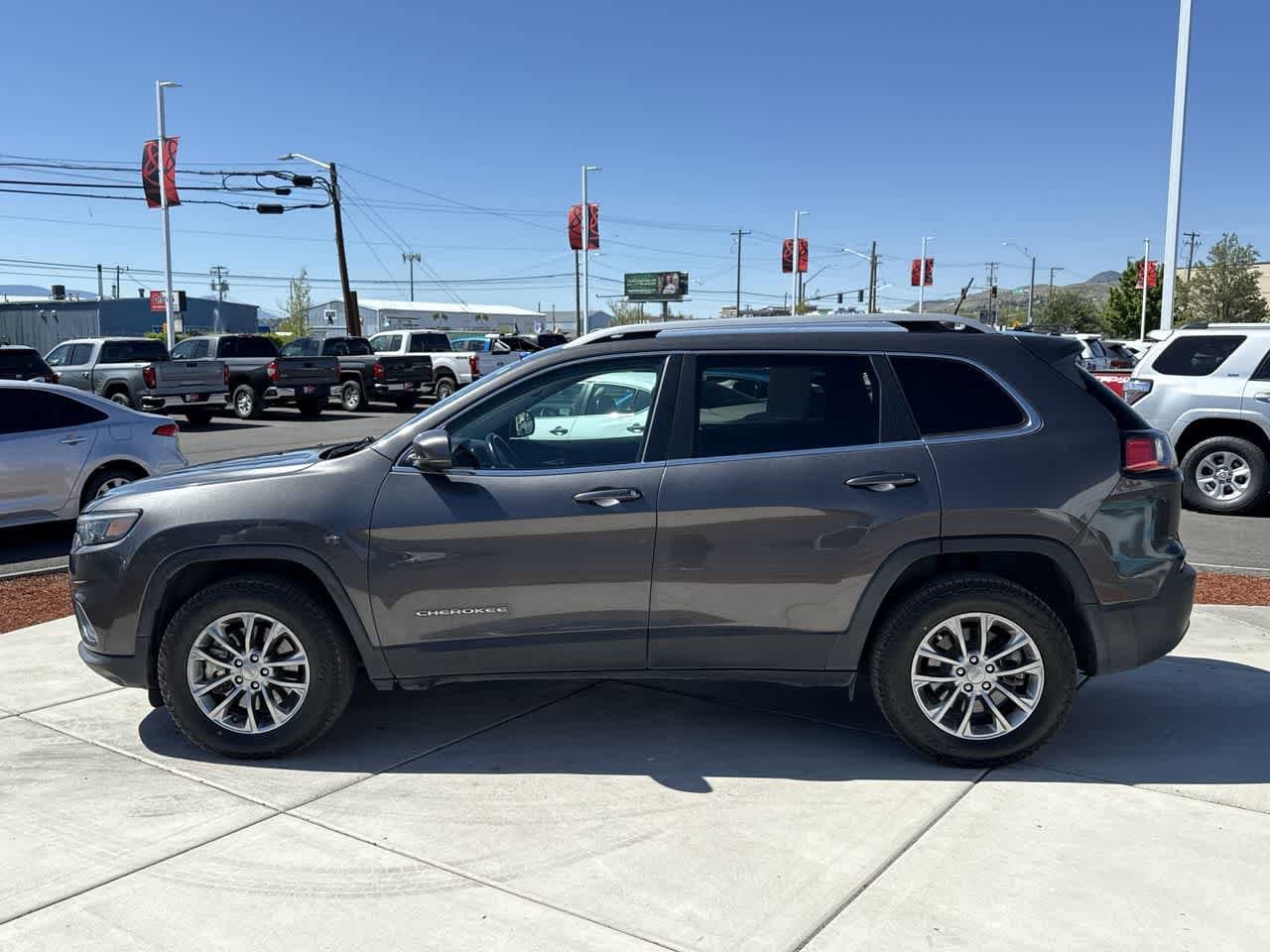 Thumbnail: 2019 Jeep Cherokee - 2