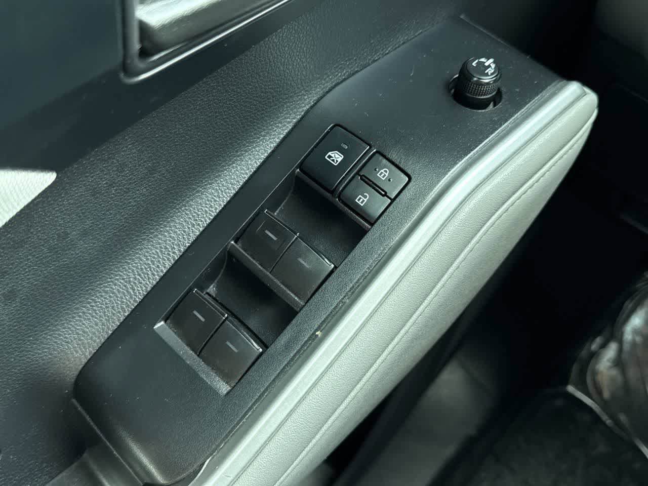 Thumbnail: 2021 Toyota Highlander - 23