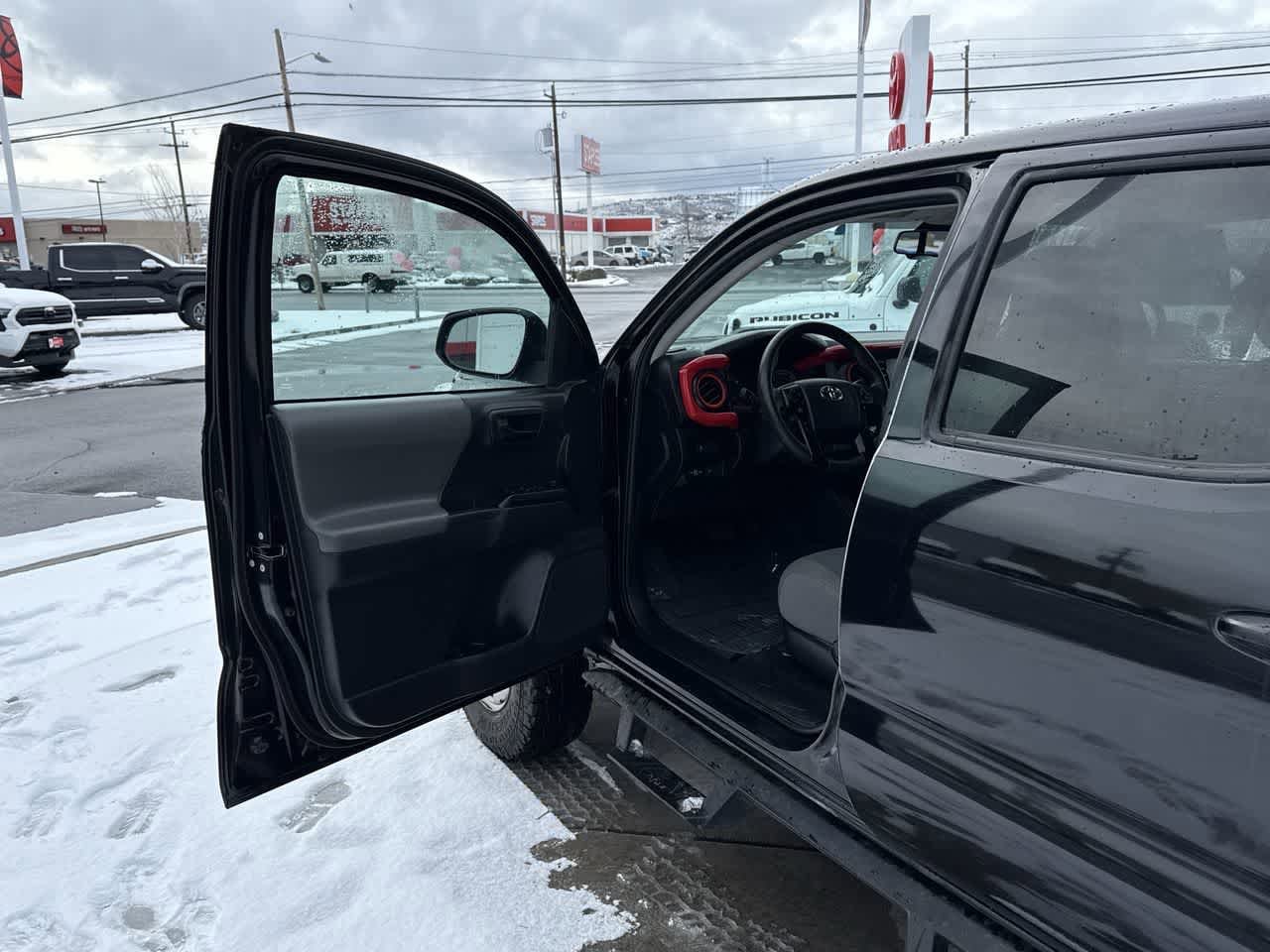 Thumbnail: 2022 Toyota Tacoma - 10