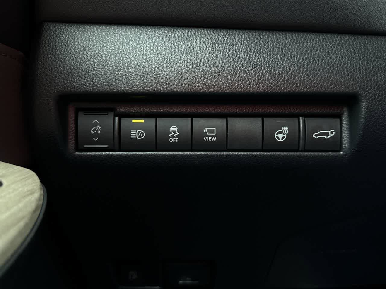 Thumbnail: 2024 Toyota Venza - 21