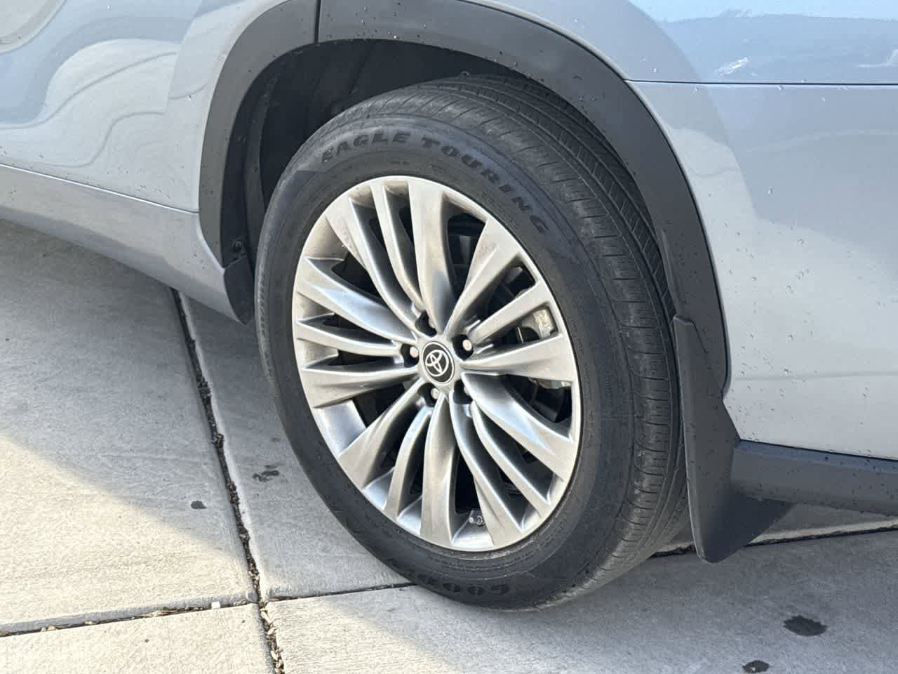 Thumbnail: 2023 Toyota Highlander - 8