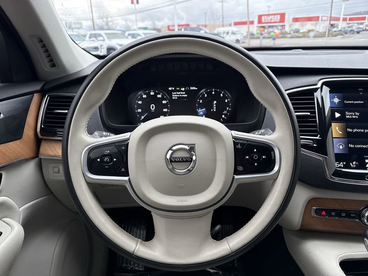 Thumbnail: 2022 Volvo XC90 - 17