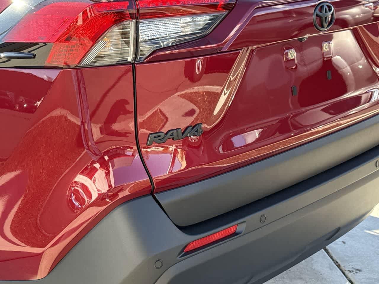 Thumbnail: 2025 Toyota RAV4 - 9