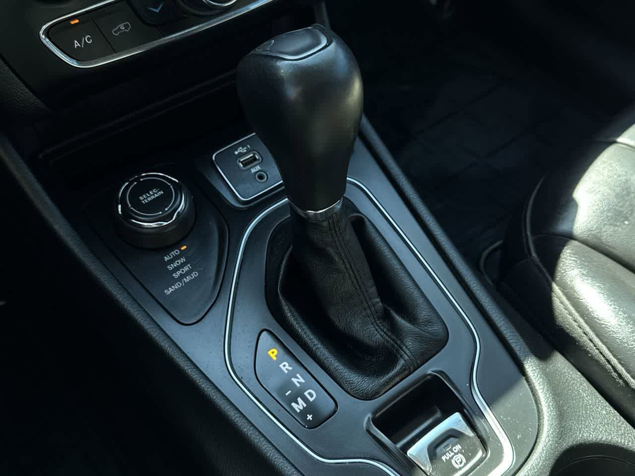 Thumbnail: 2019 Jeep Cherokee - 20
