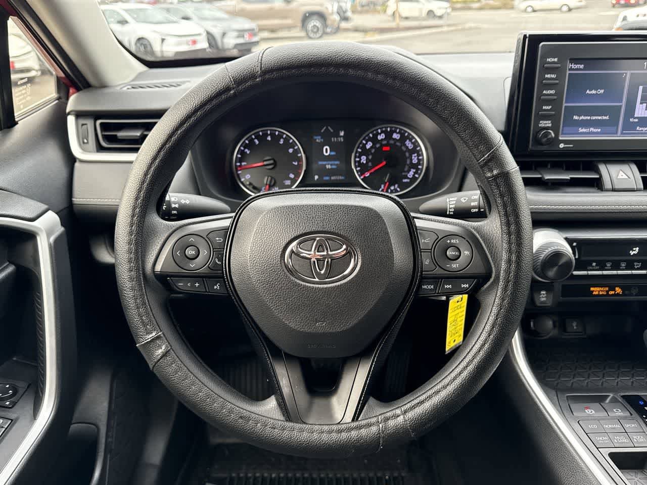 Thumbnail: 2020 Toyota RAV4 - 16