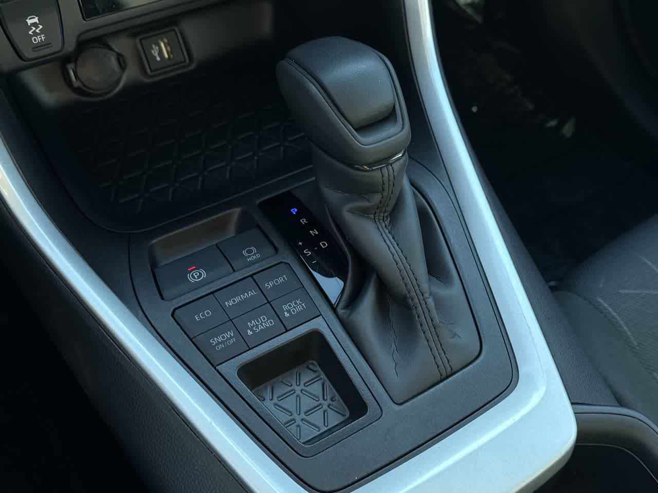 Thumbnail: 2025 Toyota RAV4 - 20