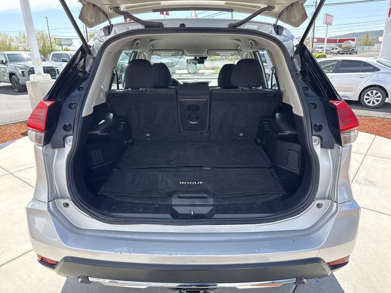 Thumbnail: 2020 Nissan Rogue - 6