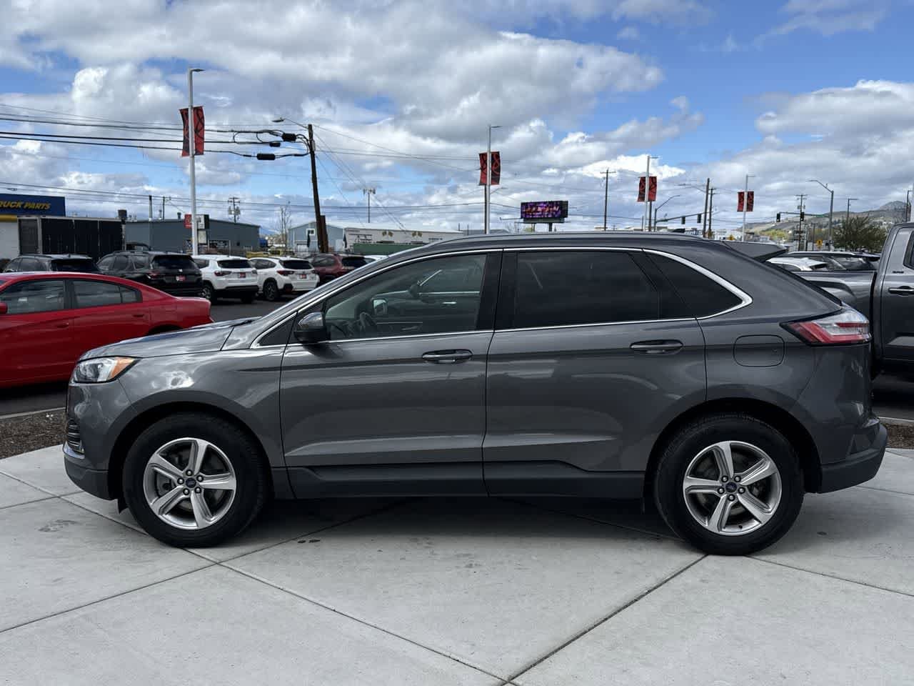 Thumbnail: 2022 Ford Edge - 2