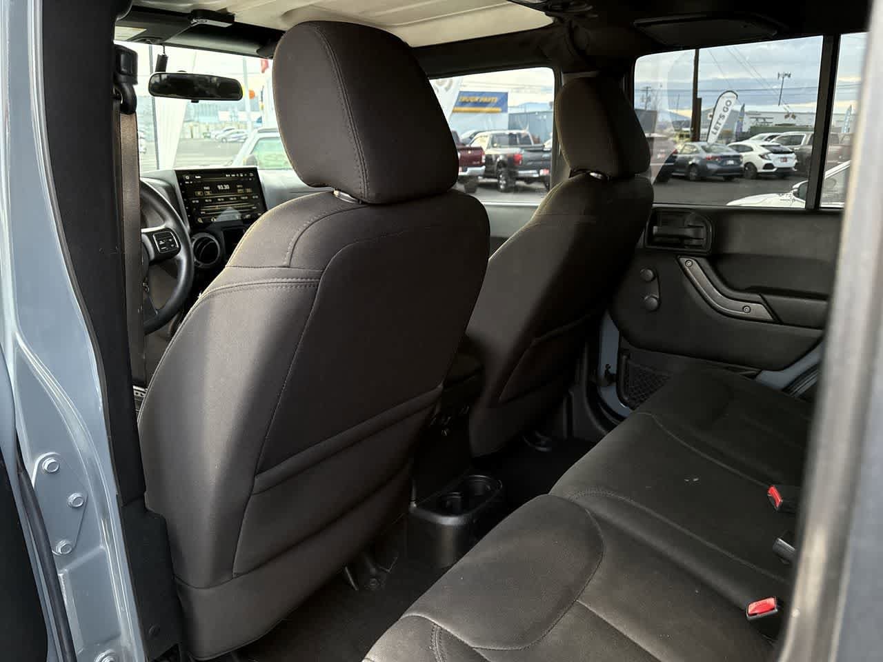 Thumbnail: 2015 Jeep Wrangler - 13