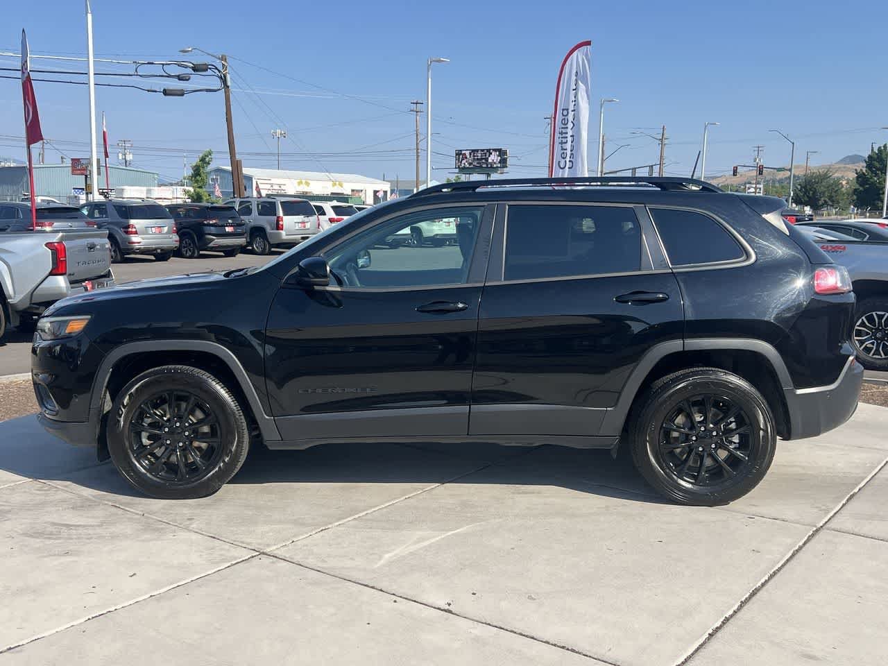 Used 2023 Jeep Cherokee Altitude Lux with VIN 1C4PJMMB5PD109880 for sale in Klamath Falls, OR