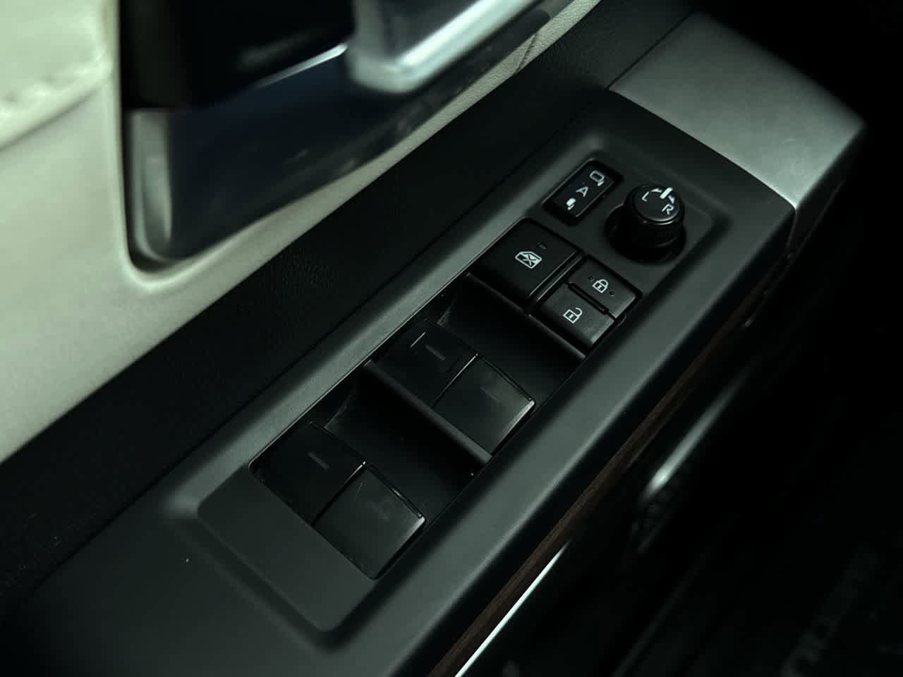 Thumbnail: 2023 Toyota Sequoia - 23