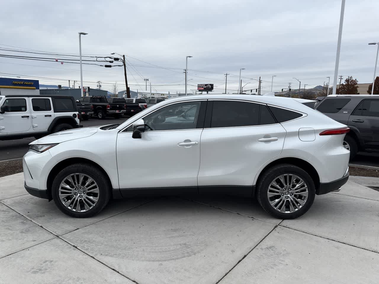 Thumbnail: 2024 Toyota Venza - 2