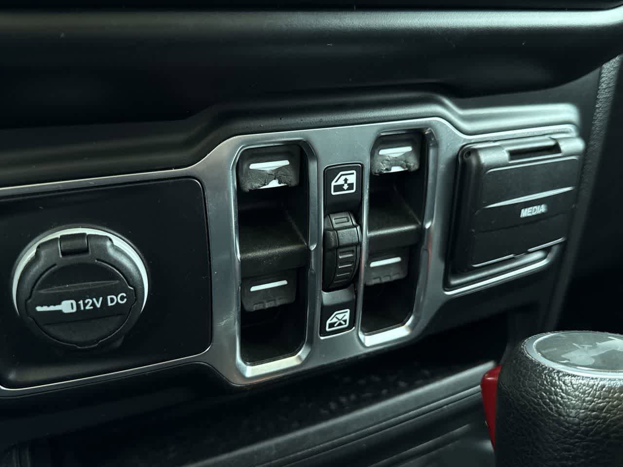 Thumbnail: 2022 Jeep Wrangler - 22