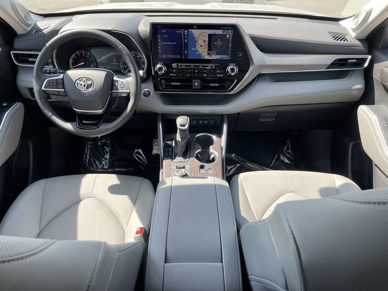 Thumbnail: 2021 Toyota Highlander - 17