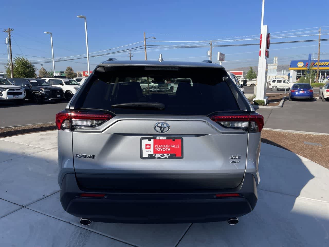 Thumbnail: 2022 Toyota RAV4 - 4