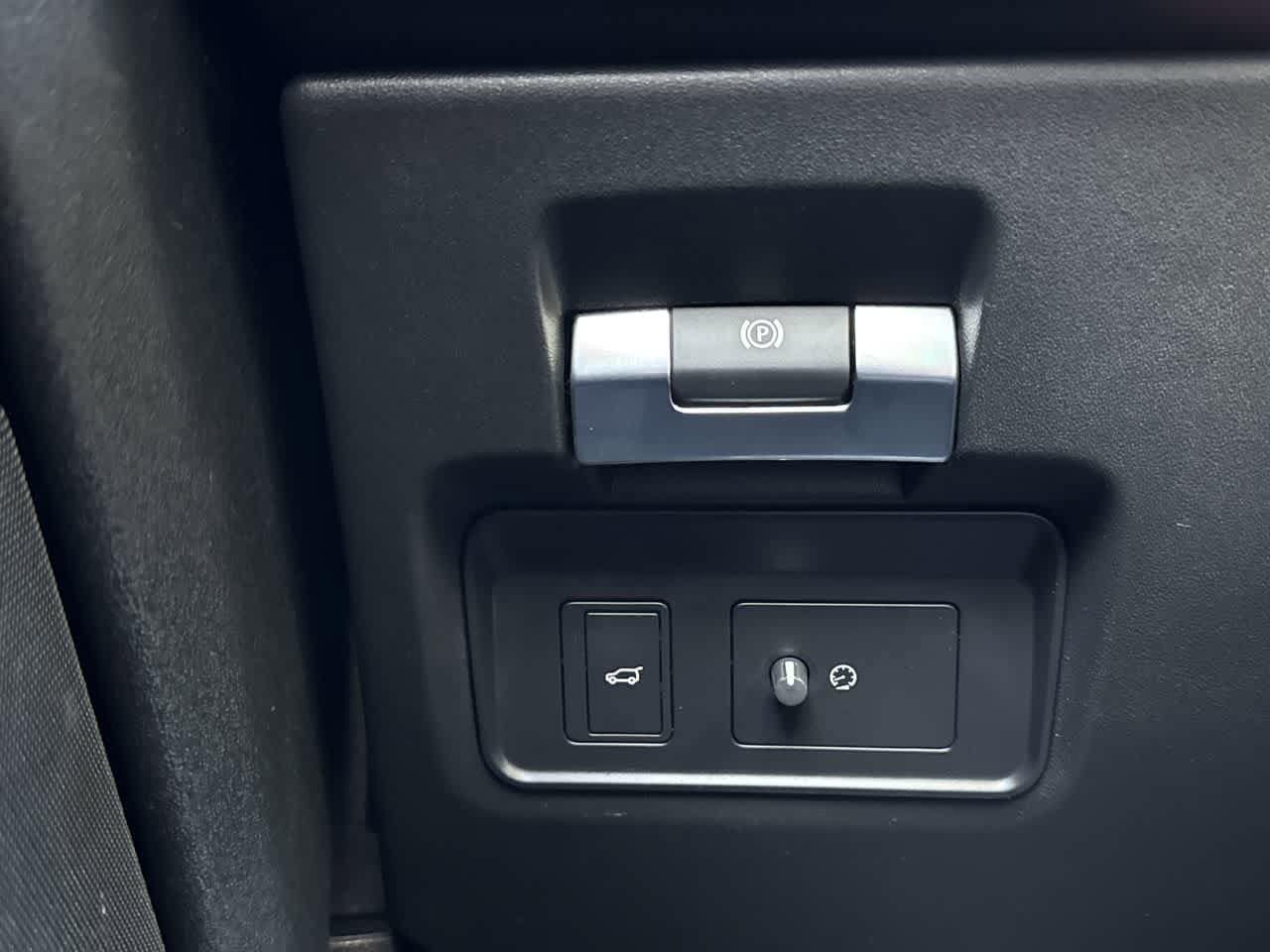 Thumbnail: 2021 Land Rover Range Rover Evoque - 21