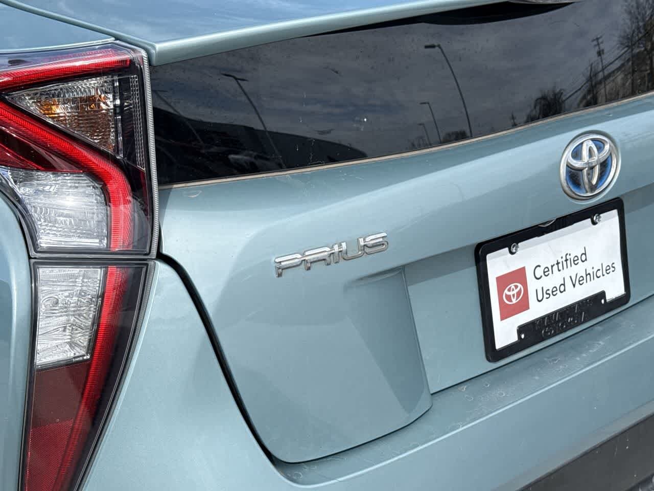 Thumbnail: 2017 Toyota Prius - 9