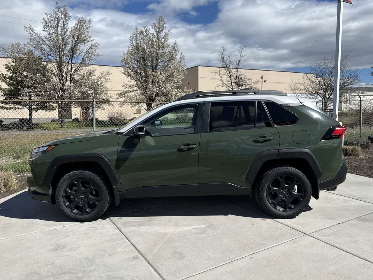 Thumbnail: 2024 Toyota RAV4 - 2