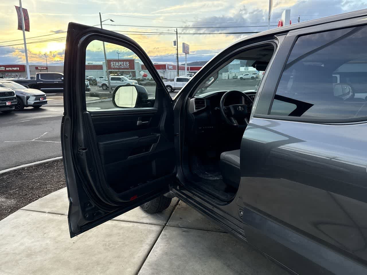 Thumbnail: 2024 Toyota Tundra - 10