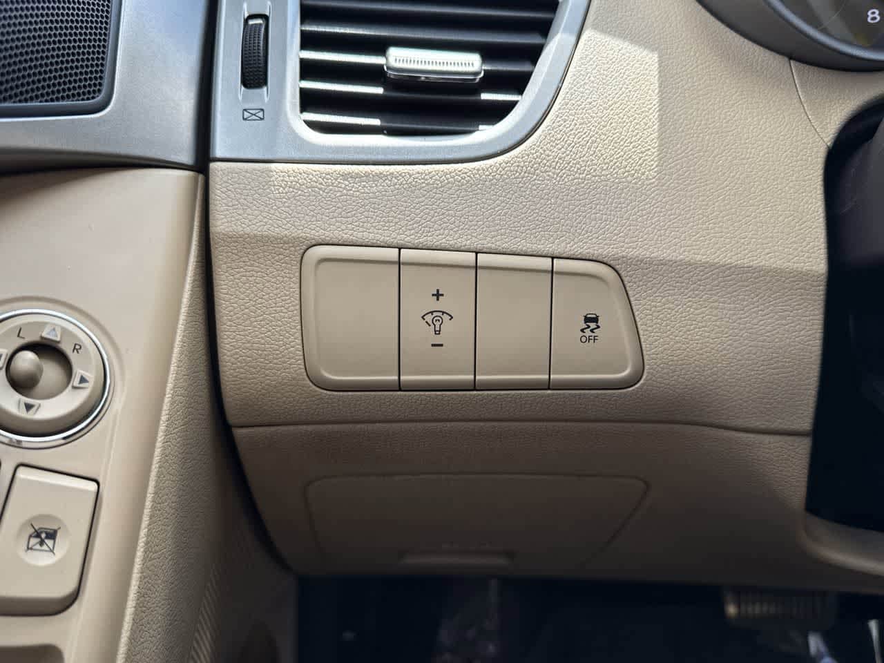 Thumbnail: 2011 Hyundai Elantra - 21
