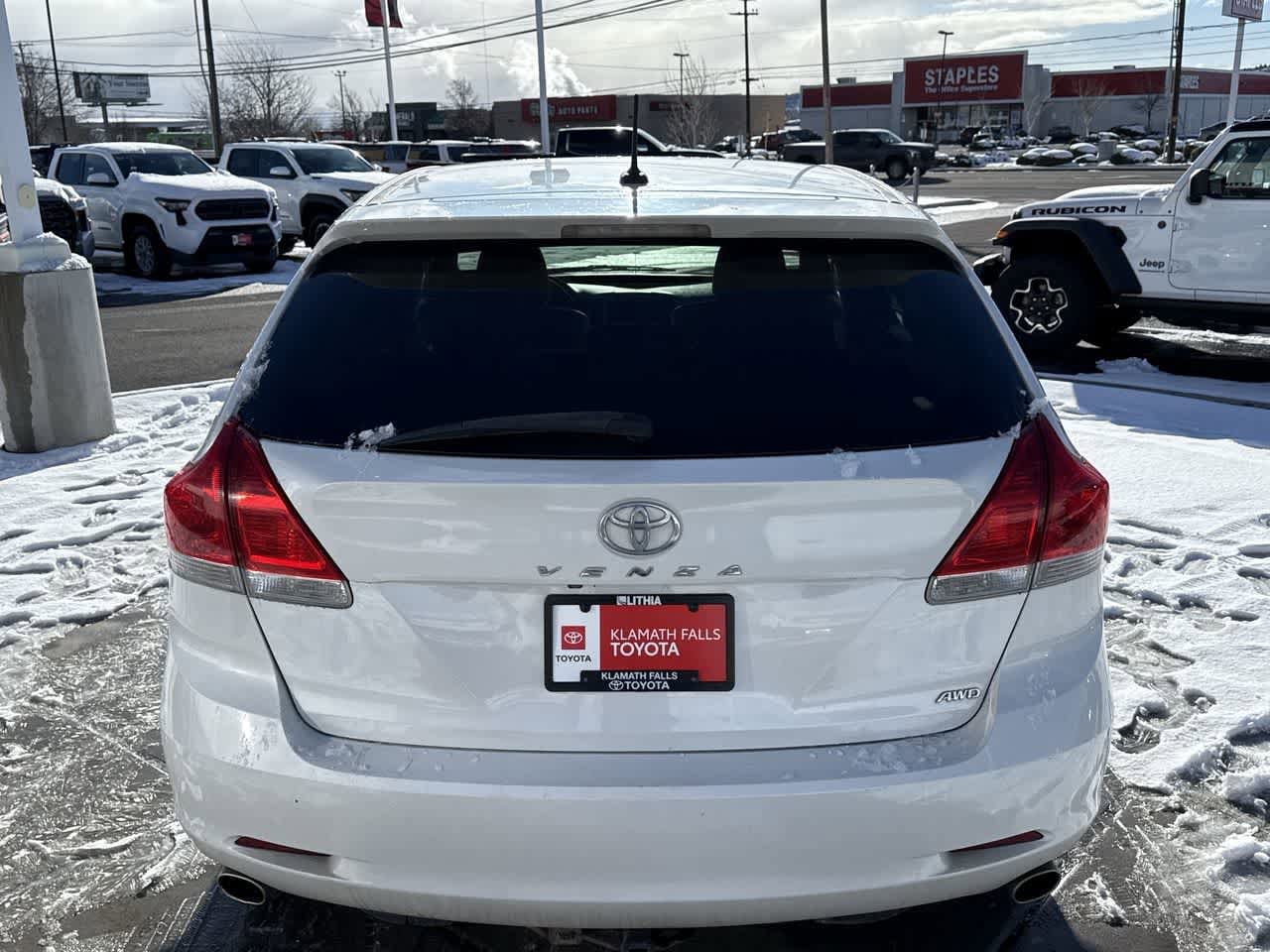 Thumbnail: 2010 Toyota Venza - 4